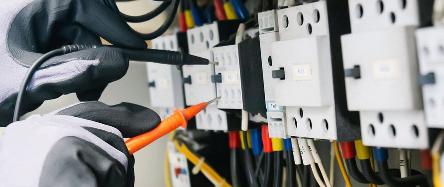 Beca para el Laboratorio y Pañol de Electrotecnia y Electrónica.jpg