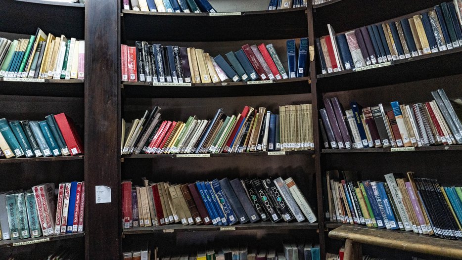 Biblioteca Profesor Dr. Ricardo Luti