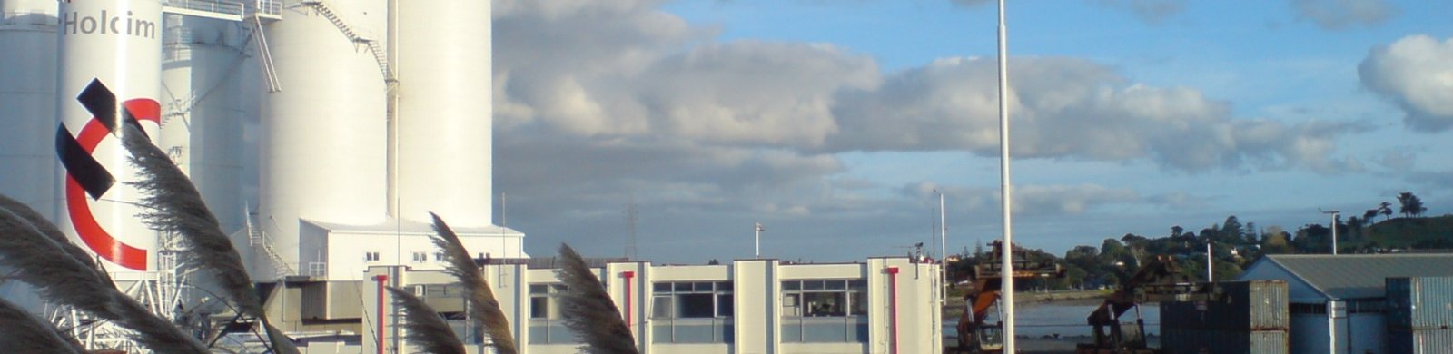 Holcim_Depot_Port_Of_Onehunga.jpg