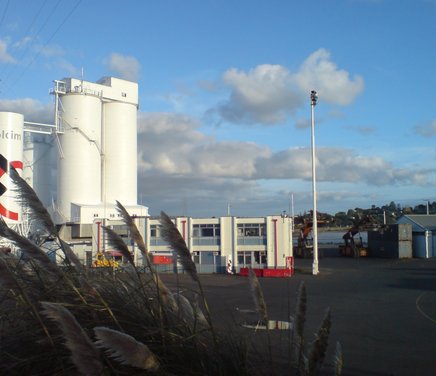 Holcim_Depot_Port_Of_Onehunga.jpg