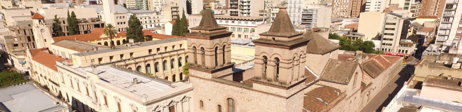 Manzana 25 años.jpg