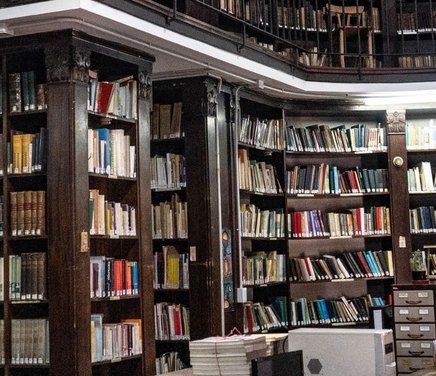 Biblioteca Profesor Dr. Ricardo Luti