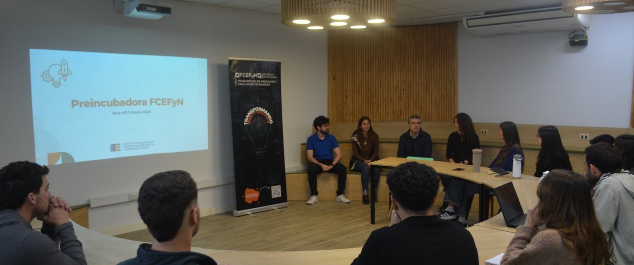 SELECCIÓN FCEFyN - PRIMER ENCUENTRO PREINCUBADORA FCEFyN (14).JPG